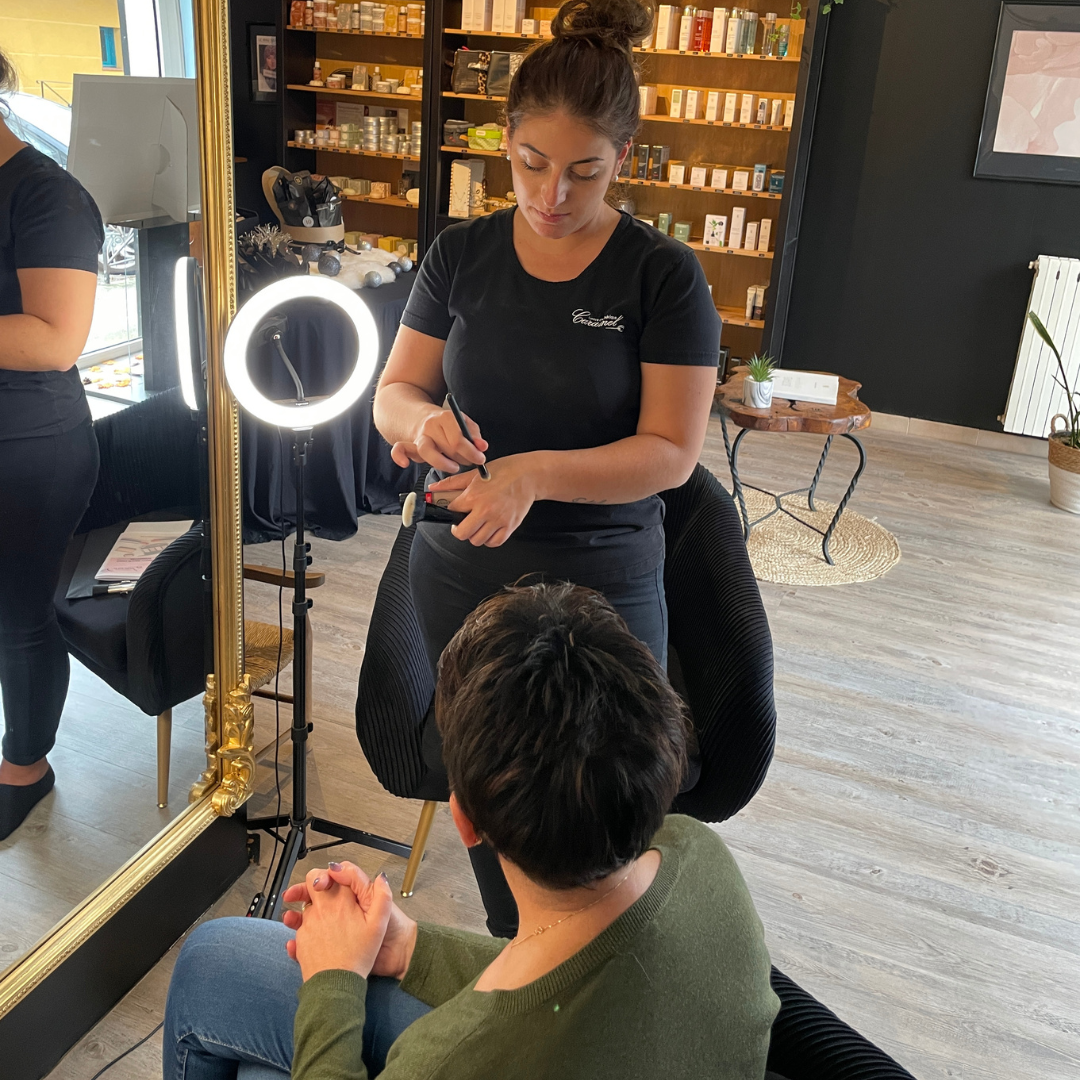 Cours d'Auto-Maquillage – Centre Esthétique Caramel